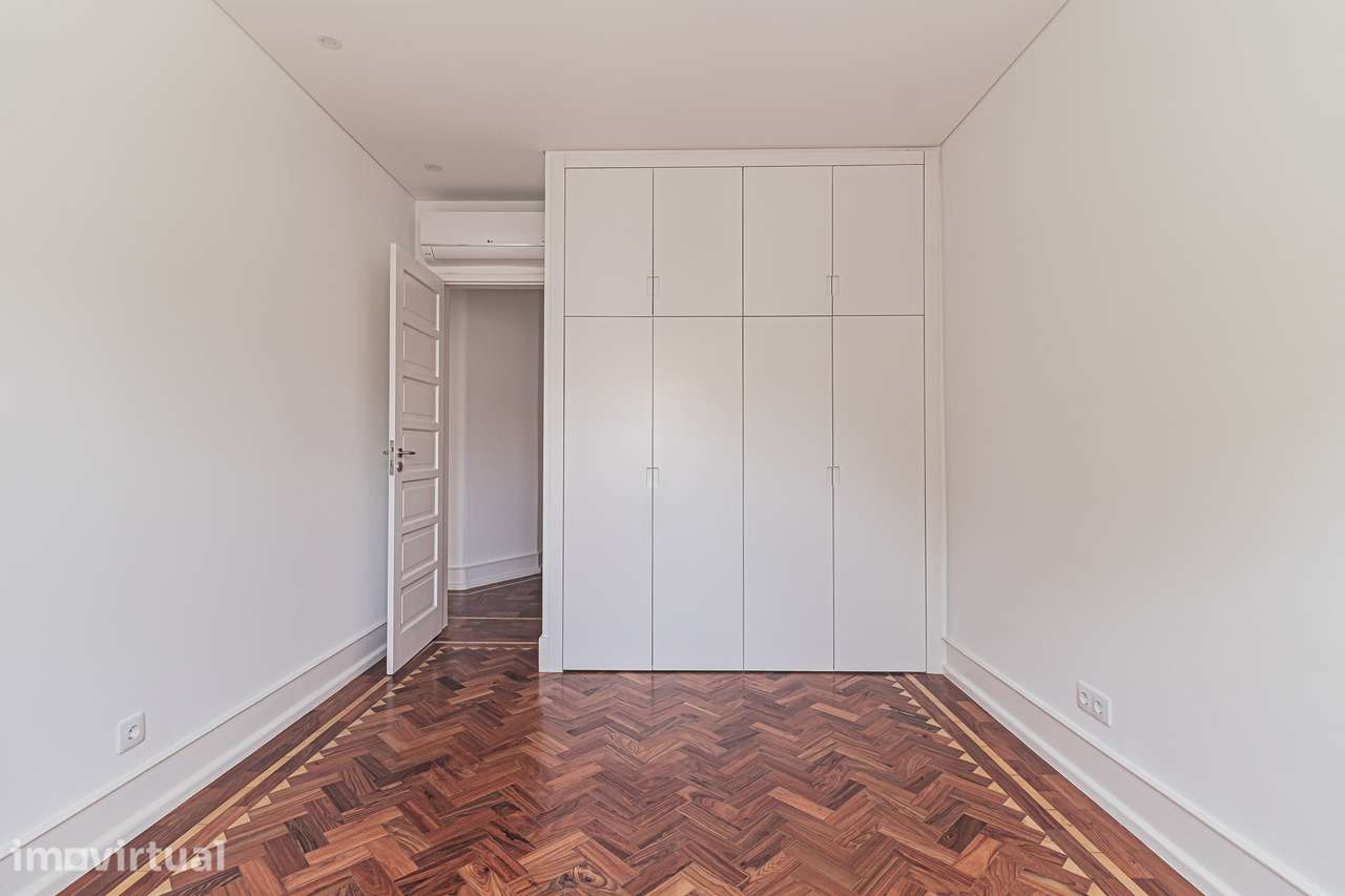 Apartamento T2 recuperado com logradouro - Grande imagem: 4/20