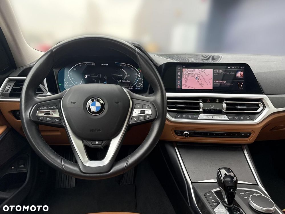 BMW Seria 3 330e Luxury Line - 12