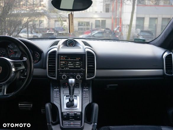 Porsche Cayenne GTS - 10