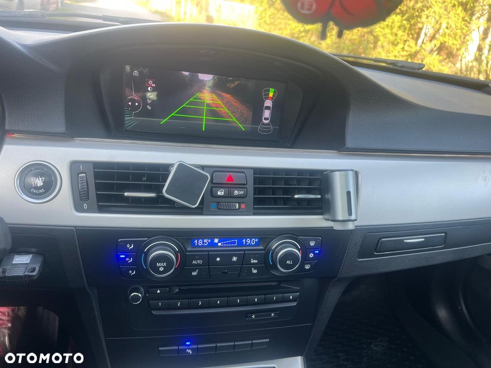 BMW Seria 3 325i - 24