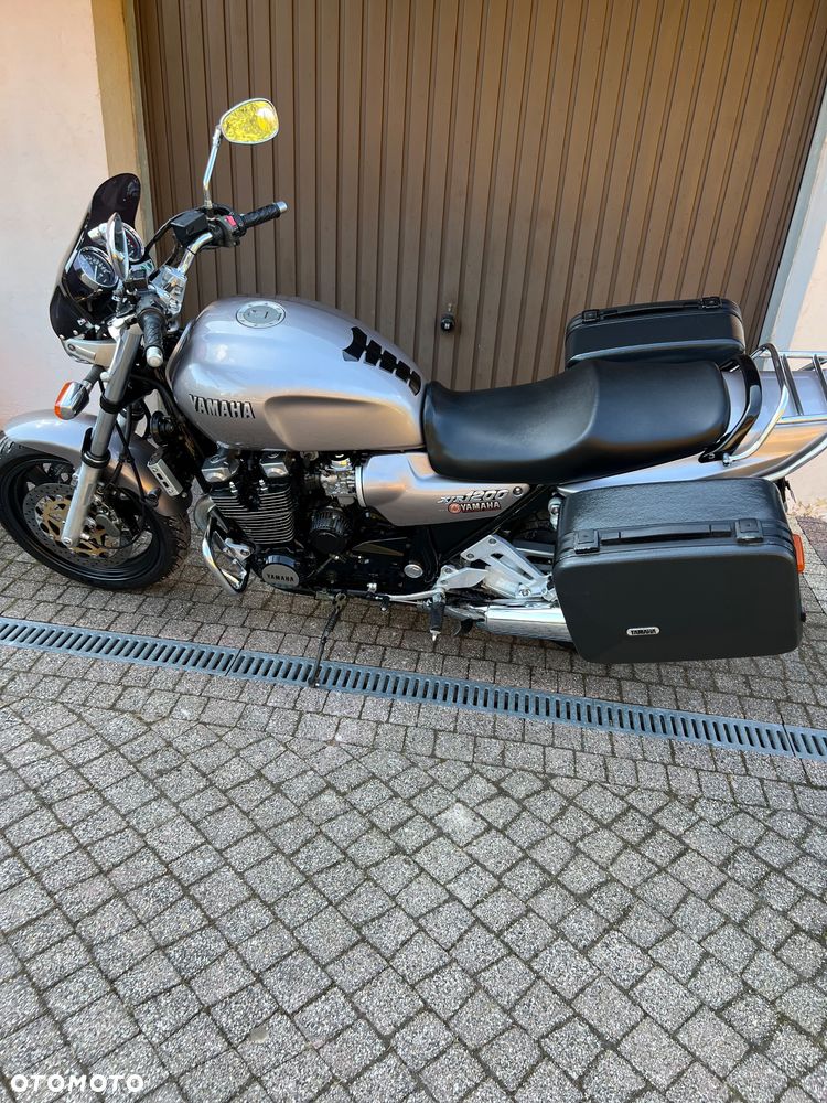 Yamaha XJR - 15