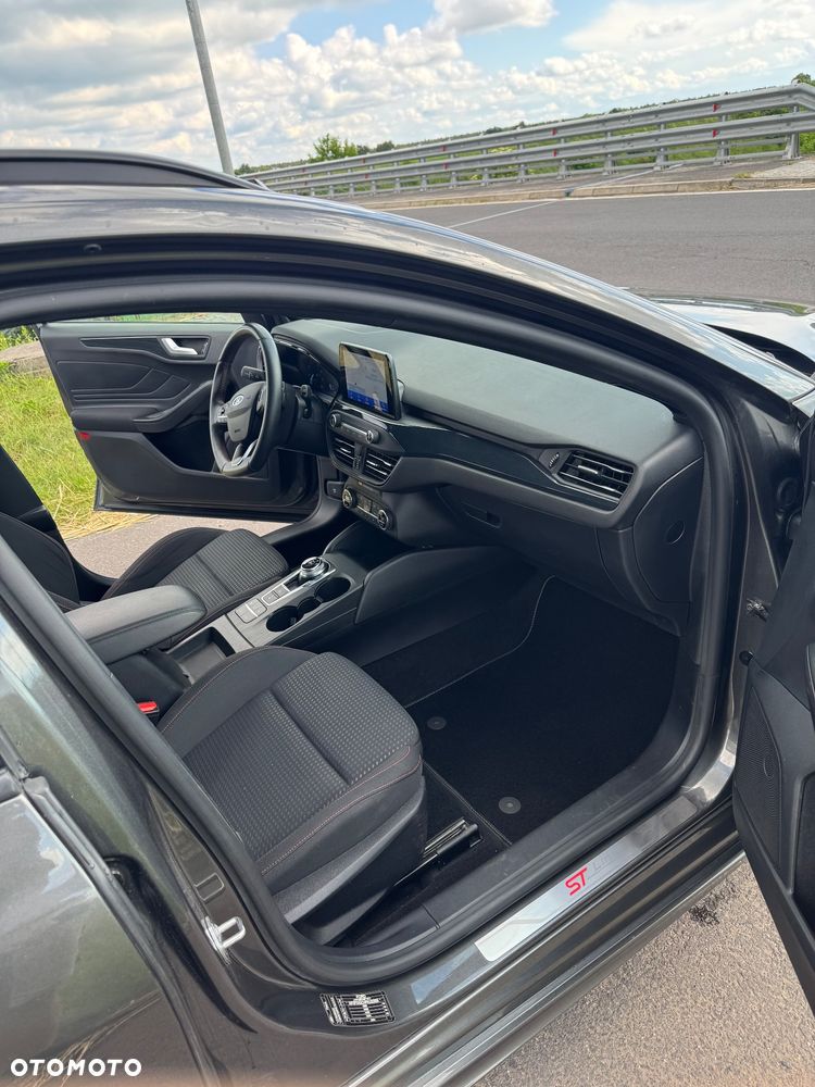 Ford Focus 1.5 EcoBoost ST-Line - 10
