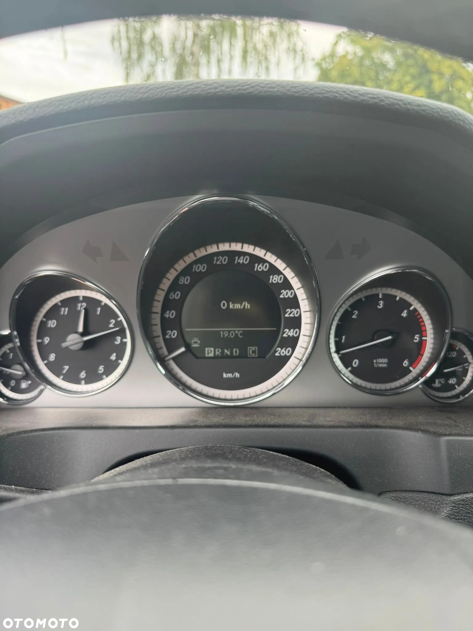 Mercedes-Benz Klasa E 350 CDI BlueEff - 12