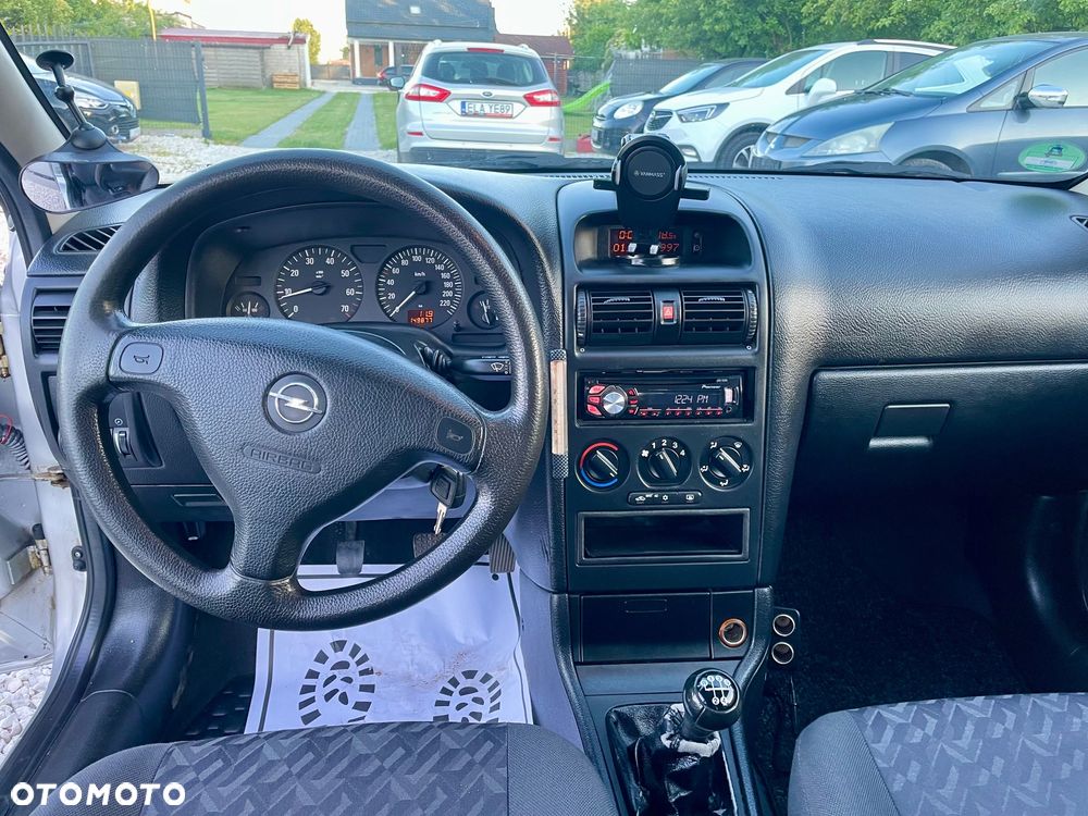 Opel Astra 1.6 GL - 28