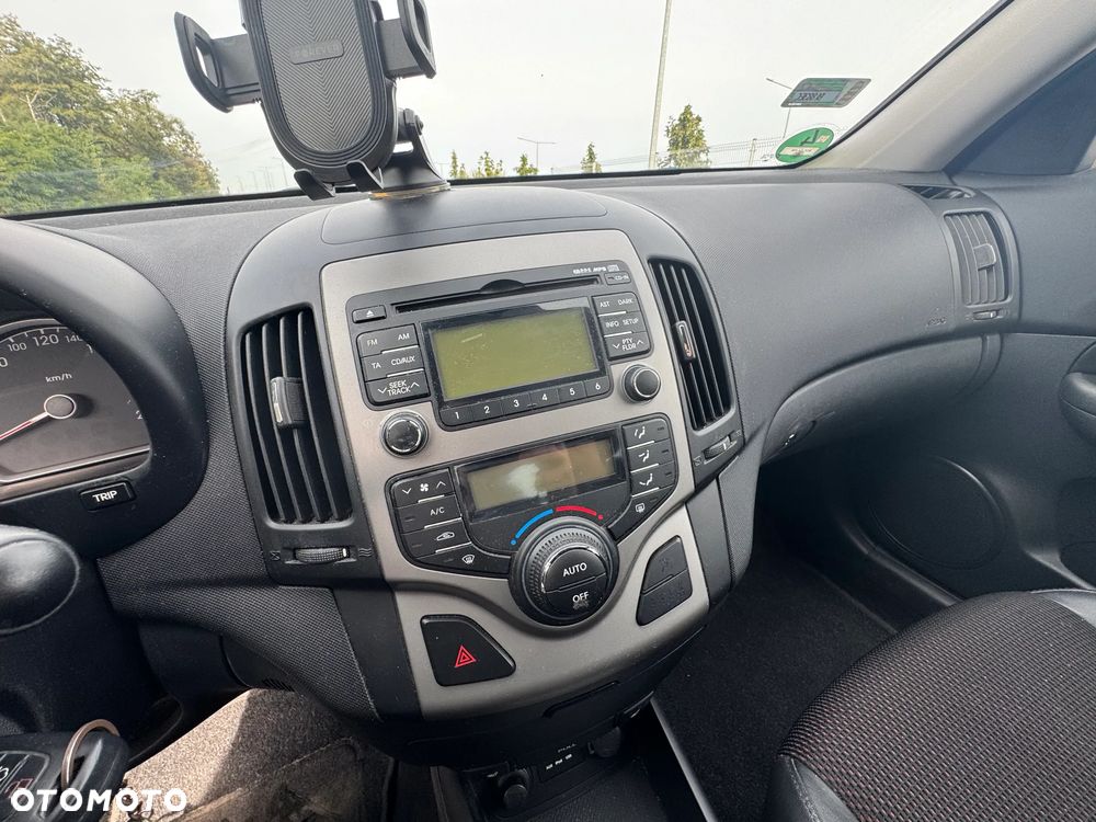 Hyundai i30 1.4 Comfort EU5 - 8