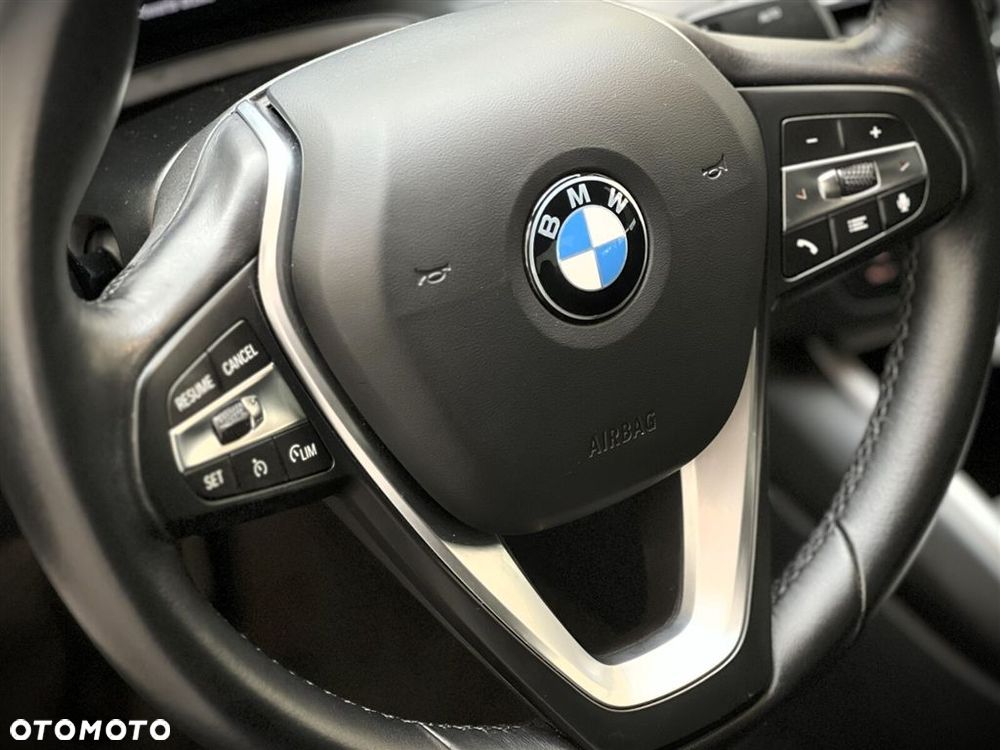 BMW Seria 3 320d xDrive - 17