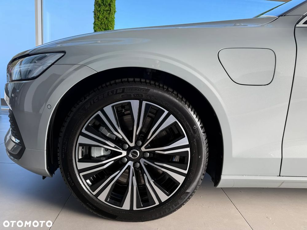 Volvo V60 T6 AWD Plug-In Hybrid Plus Bright - 4