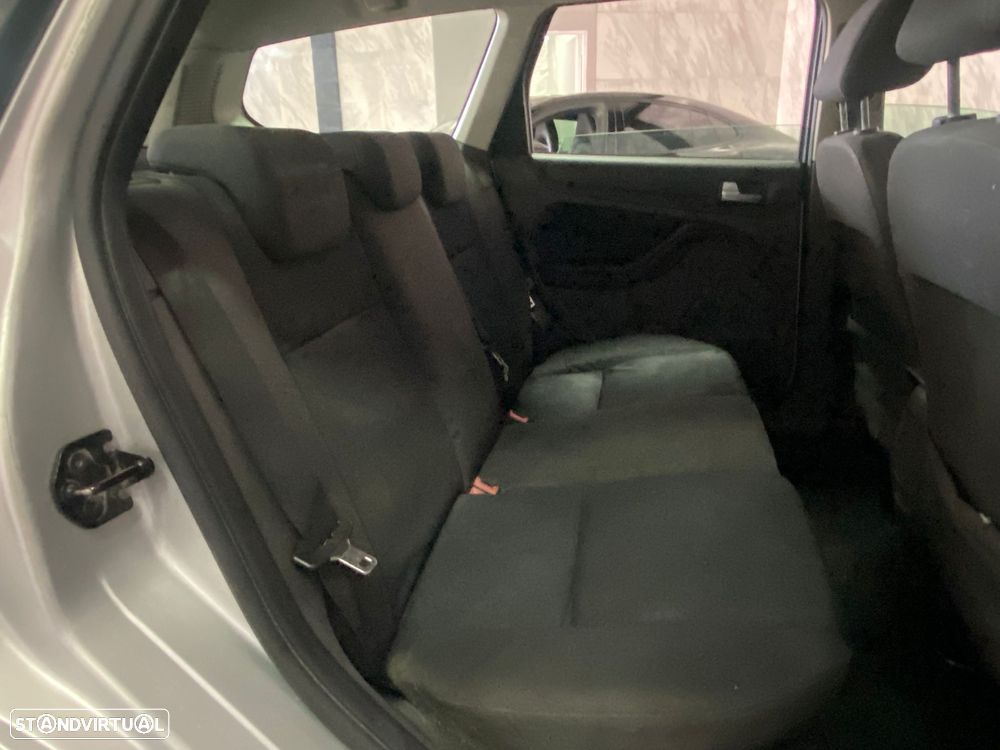 Ford Focus SW 1.6 TDCi Trend - 12