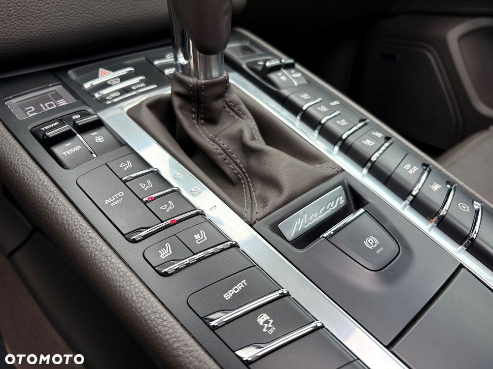 Porsche Macan - 30