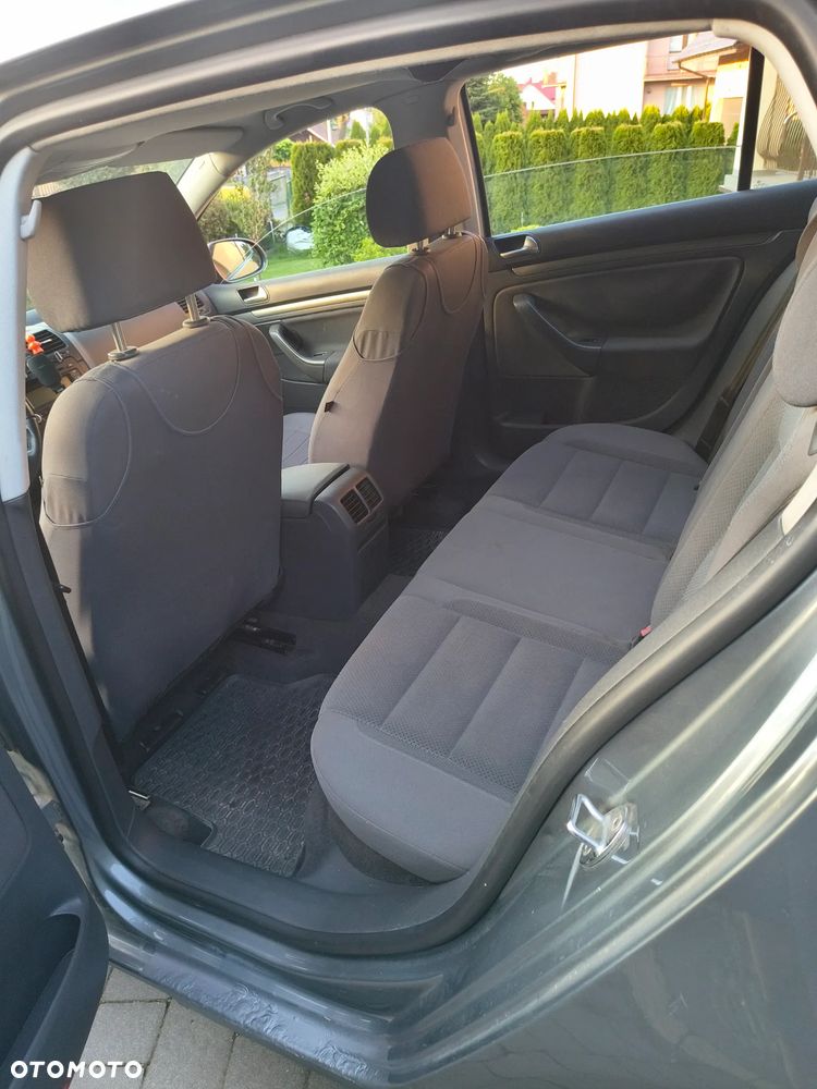 Volkswagen Golf 1.6 Comfortline - 6
