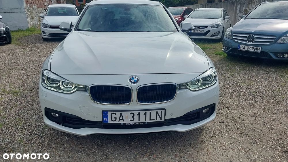 BMW Seria 3 318i Advantage - 9