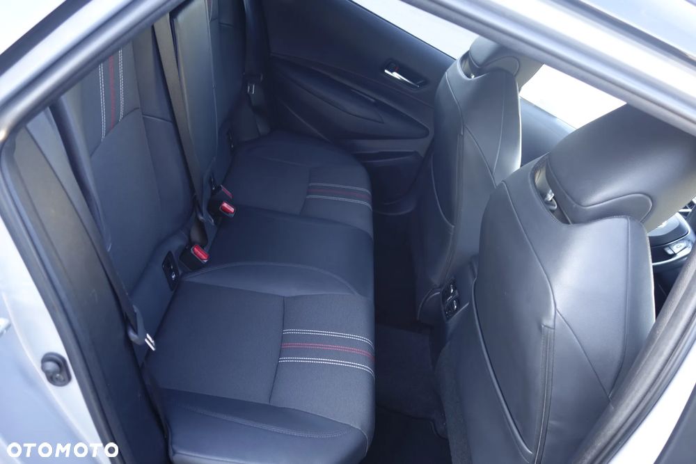 Toyota Corolla 1.8 Hybrid GR Sport - 11