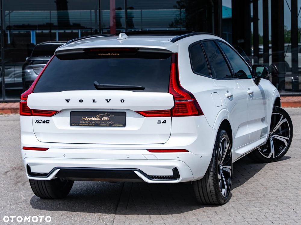 Volvo XC 60 B4 B Plus Dark - 3