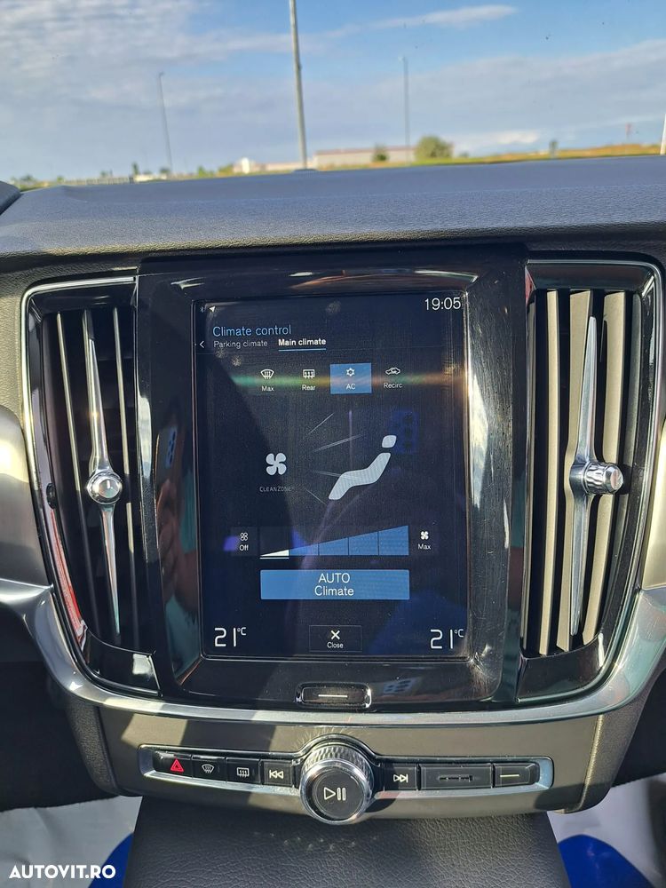 Volvo V90 D3 Momentum - 30