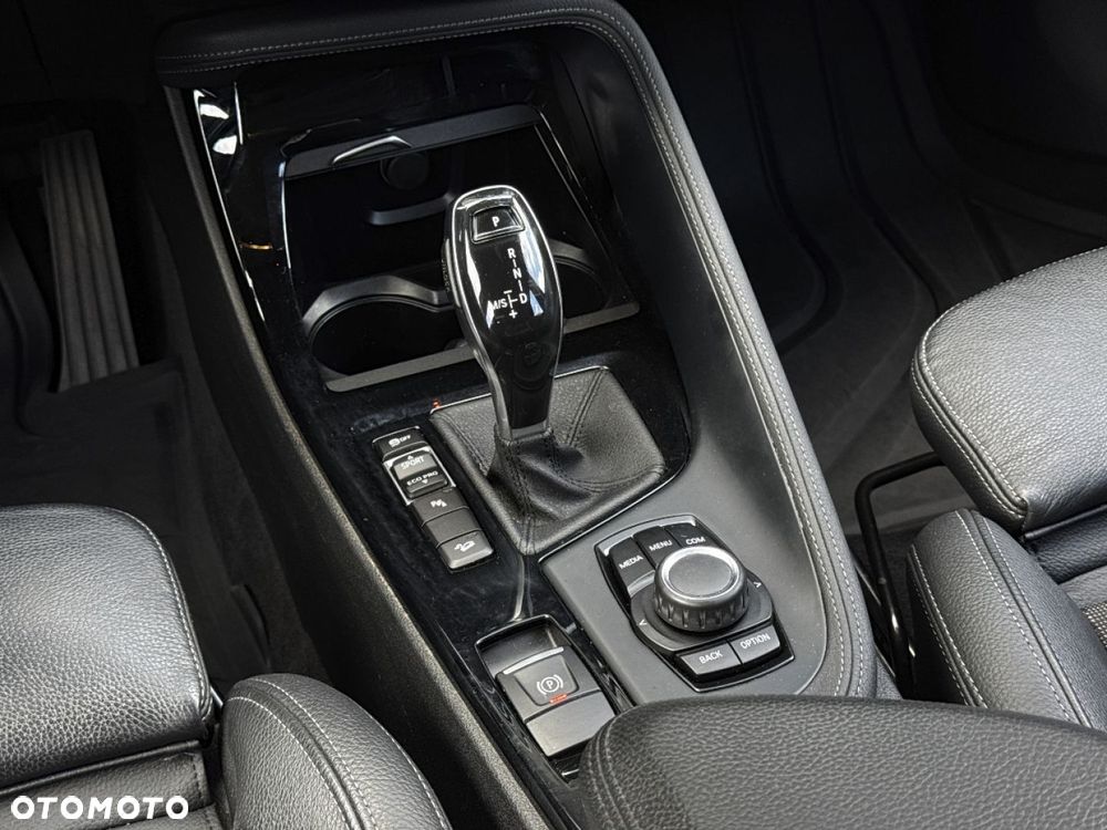 BMW X1 xDrive20d Sport Line - 24