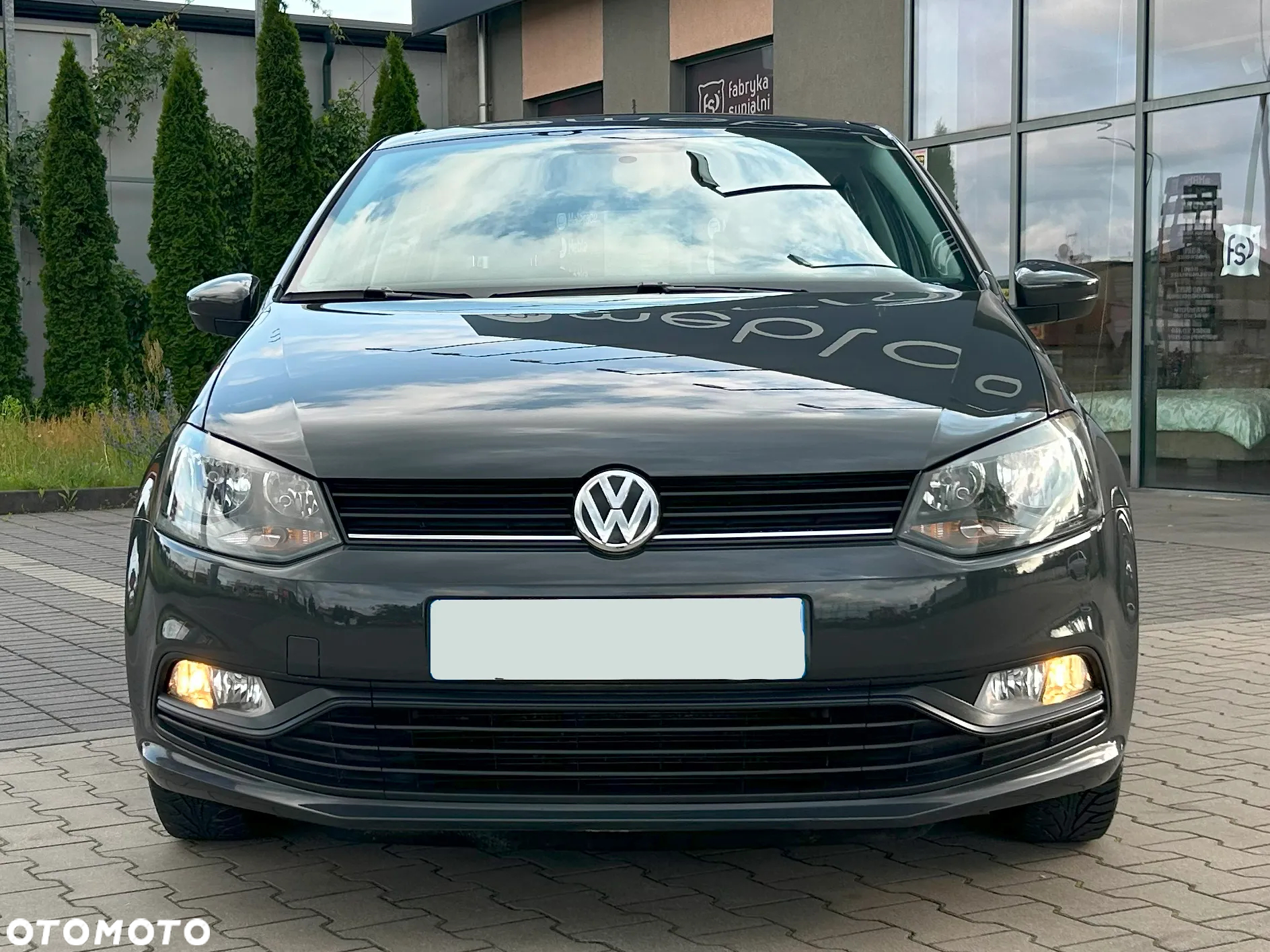 Volkswagen Polo - 2