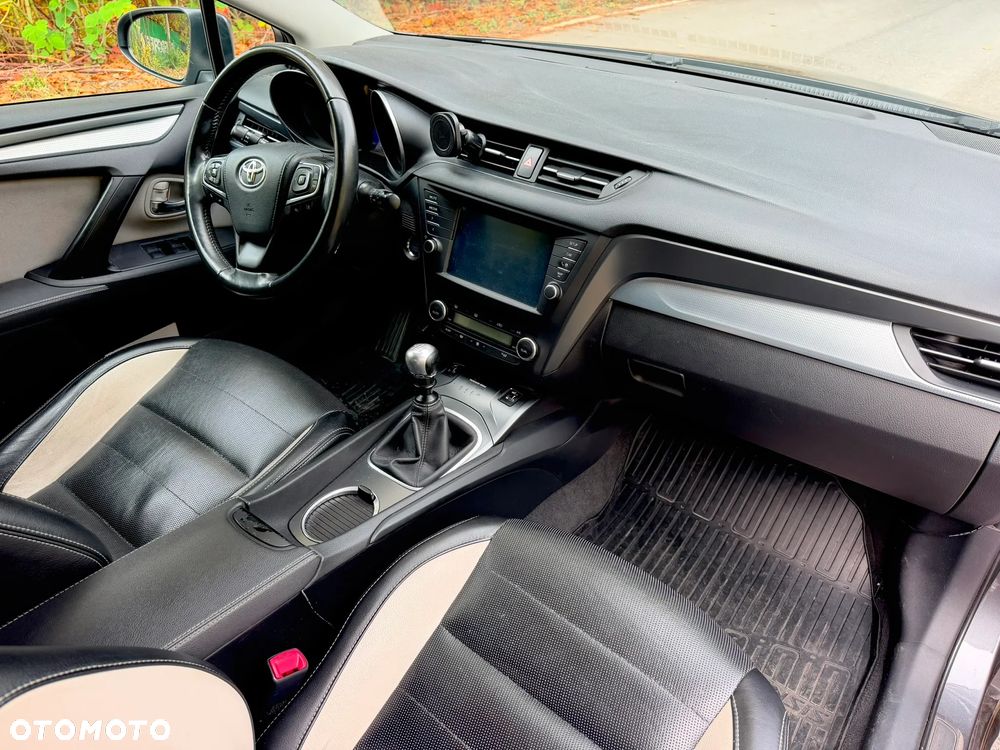Toyota Avensis - 20