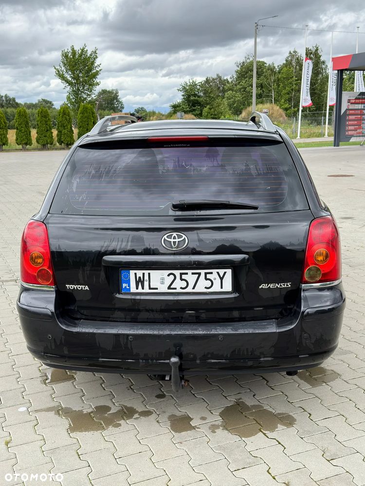 Toyota Avensis ver-2-2-d--4d-sol - 13
