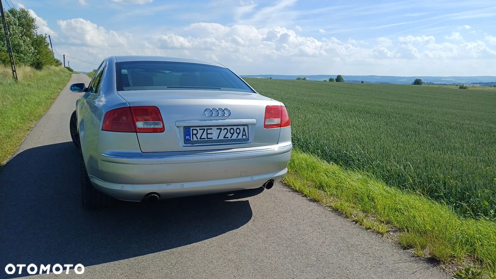 Audi A8 - 4