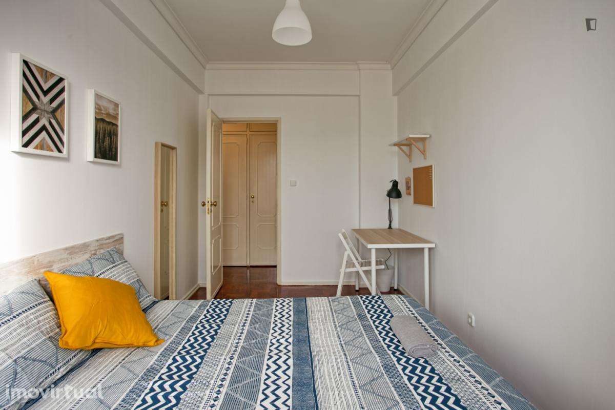Quarto - localizado em Benfica Lisbon - Grande imagem: 2/57