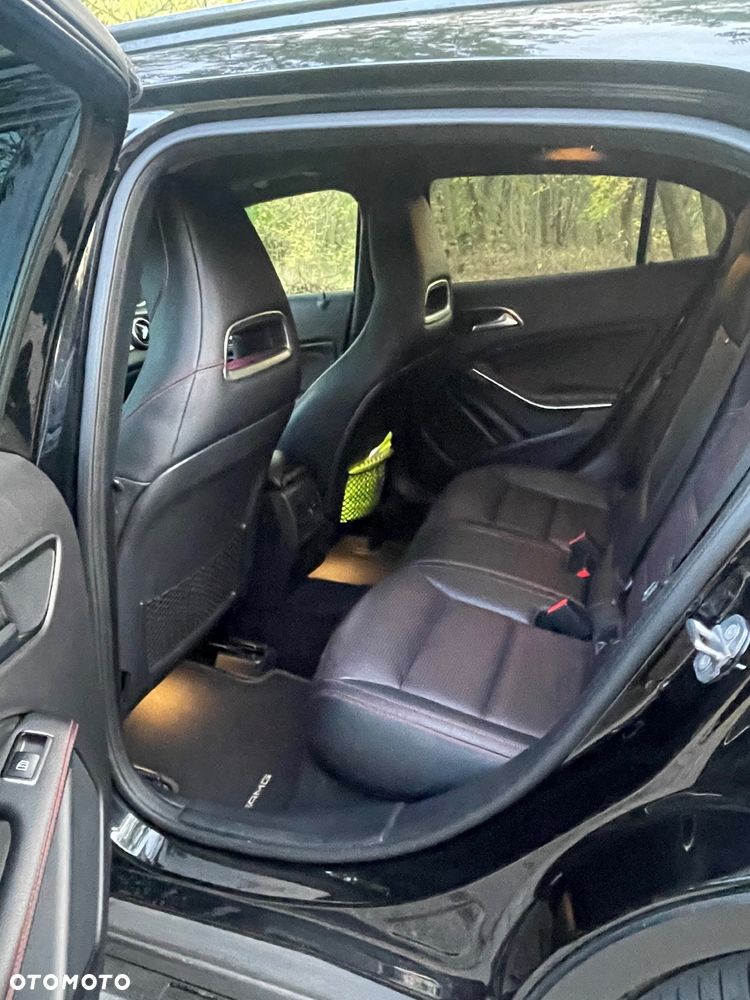 Mercedes-Benz GLA 200 d 7G-DCT - 5
