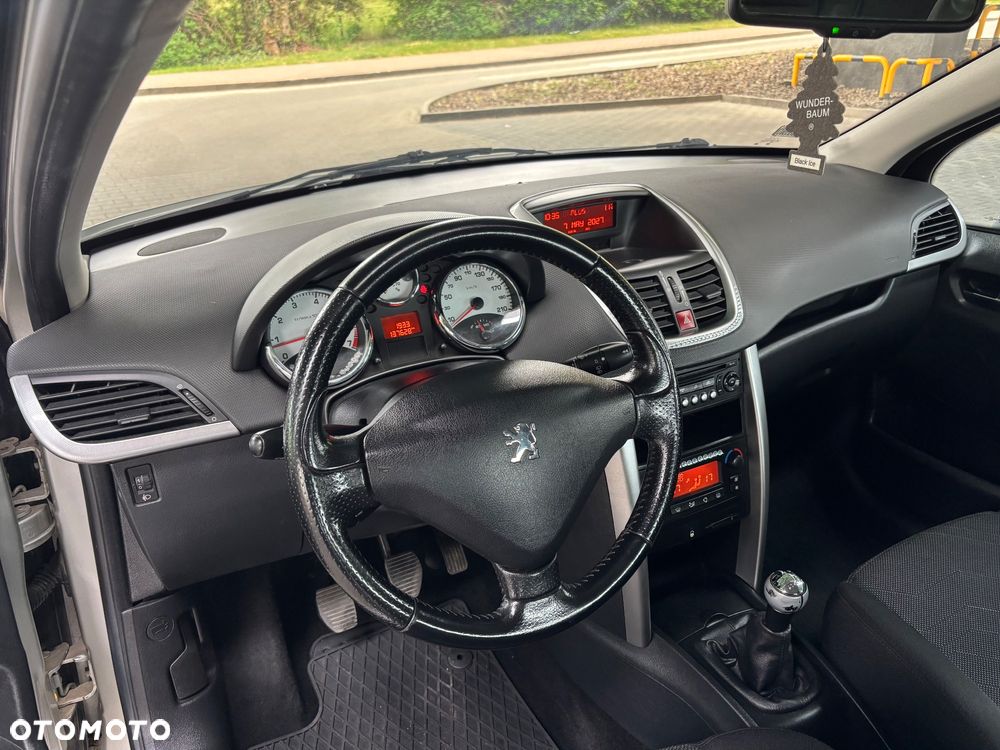 Peugeot 207 - 16