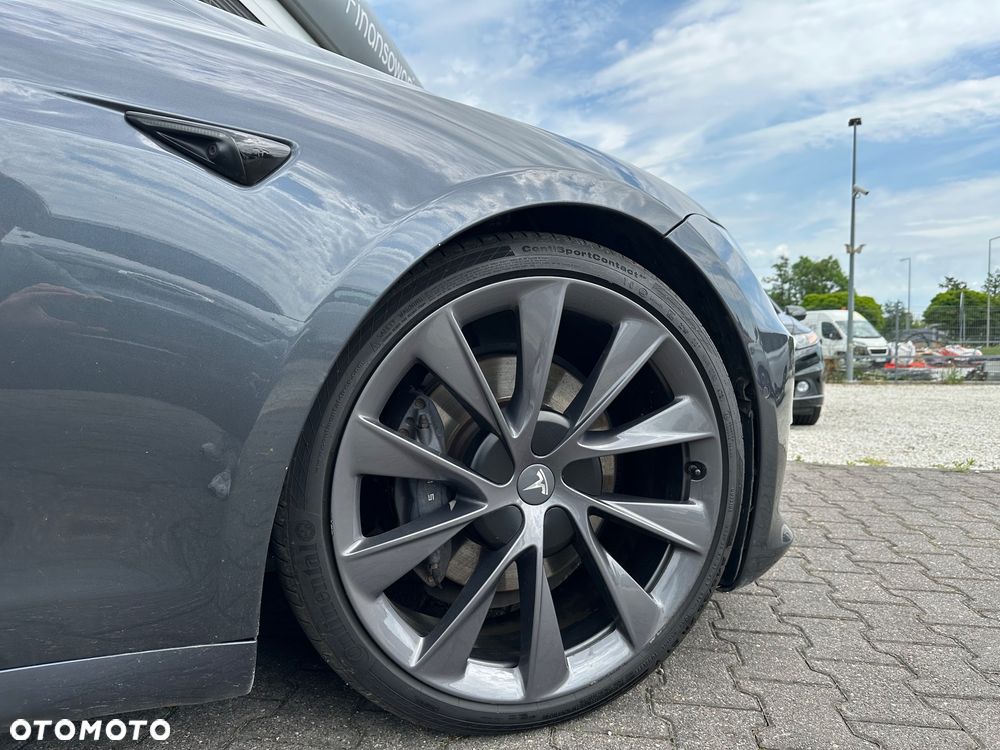 Tesla Model S - 13