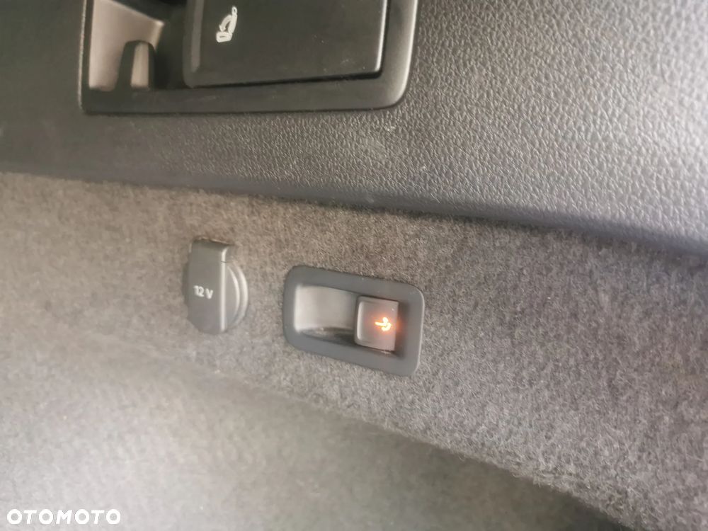 Volkswagen Passat Variant 2.0 TDI BMT Comfortline - 23