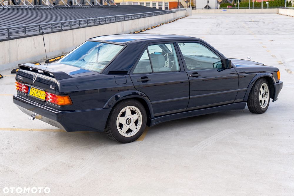 Mercedes-Benz W201 (190) - 5