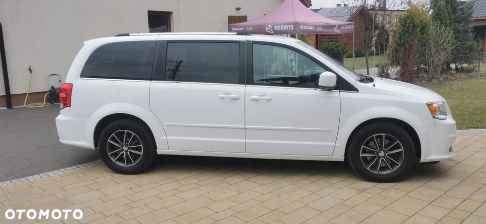 Dodge Grand Caravan - 10