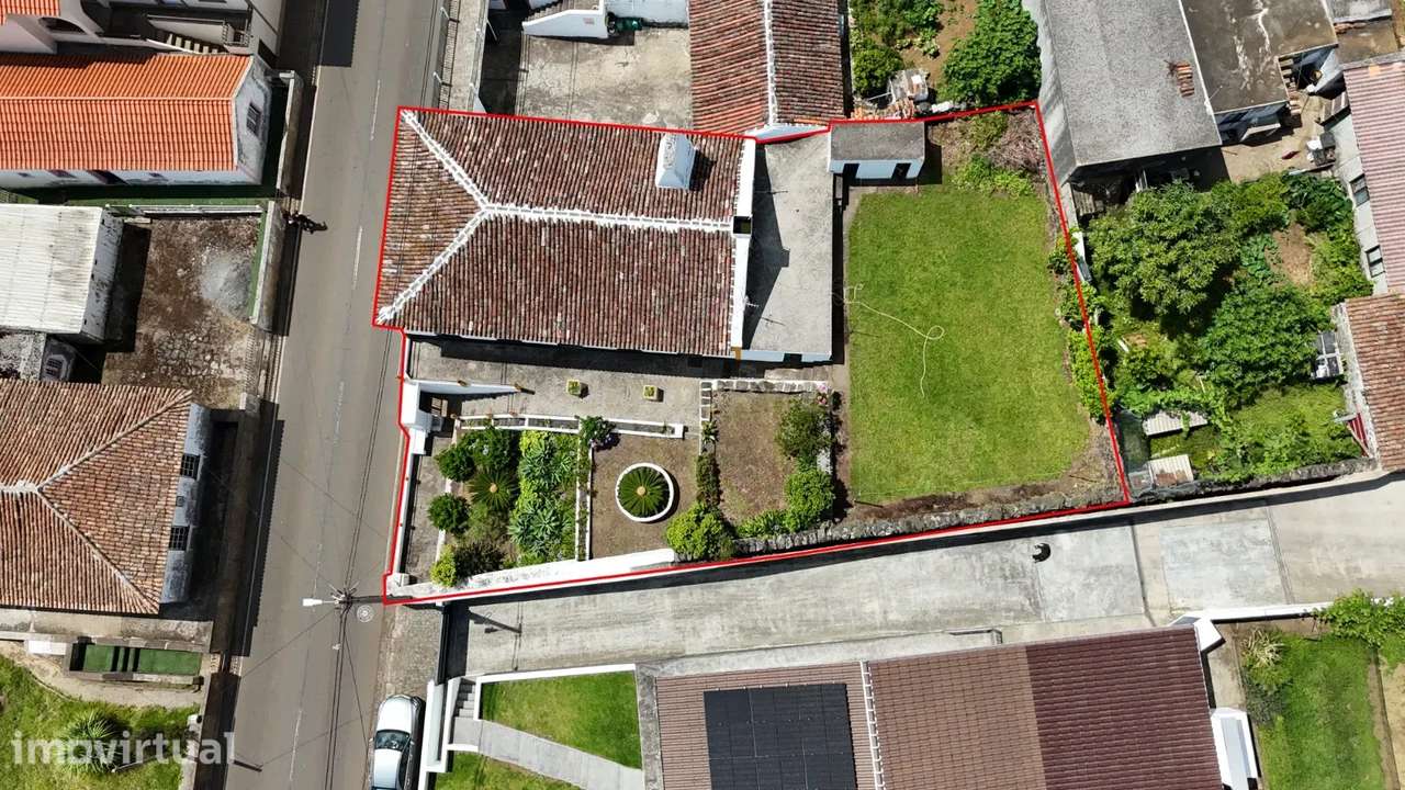 Casa T5 com Jardim em Santa Bárbara, Angra do Heroísmo - Grande imagem: 3/24