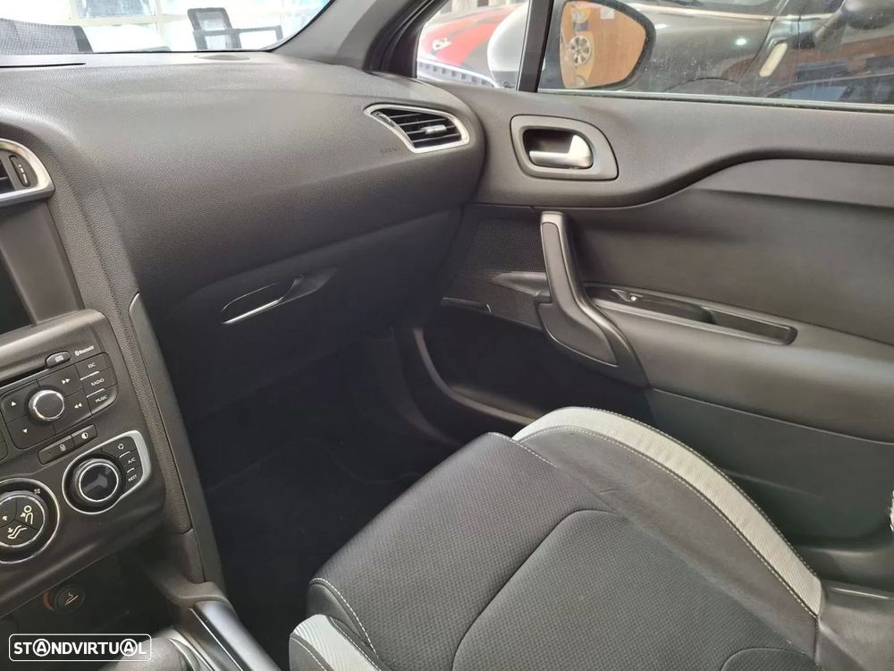 Citroën DS4 1.6 HDi So Chic - 18