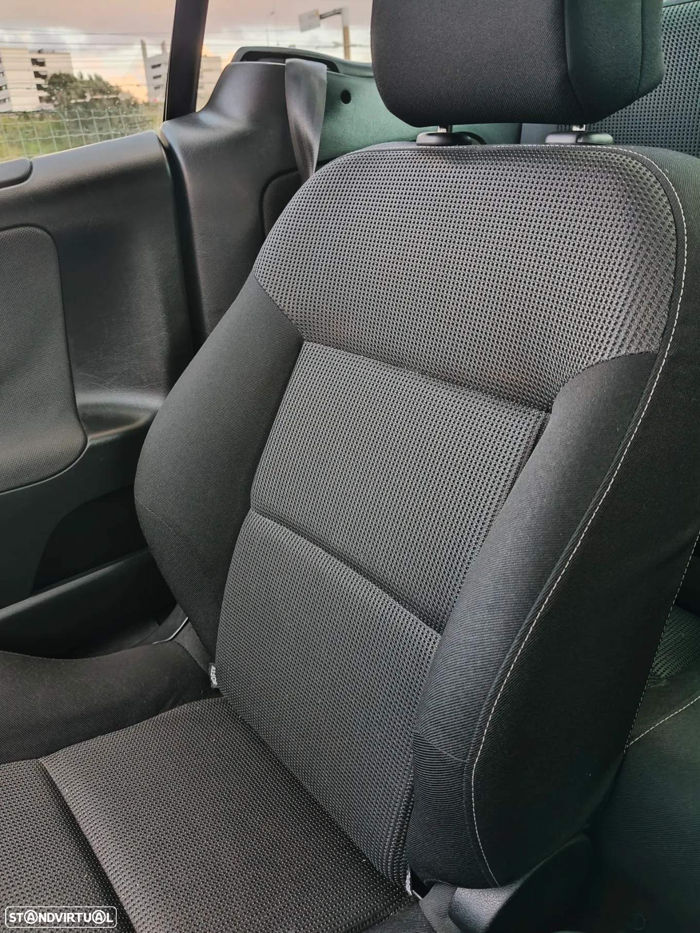 Peugeot 207 CC 1.6 HDi FAP Sport - 11