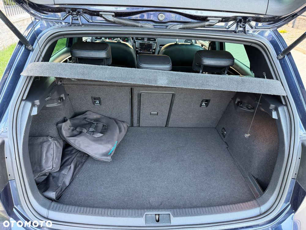 Volkswagen Golf - 26