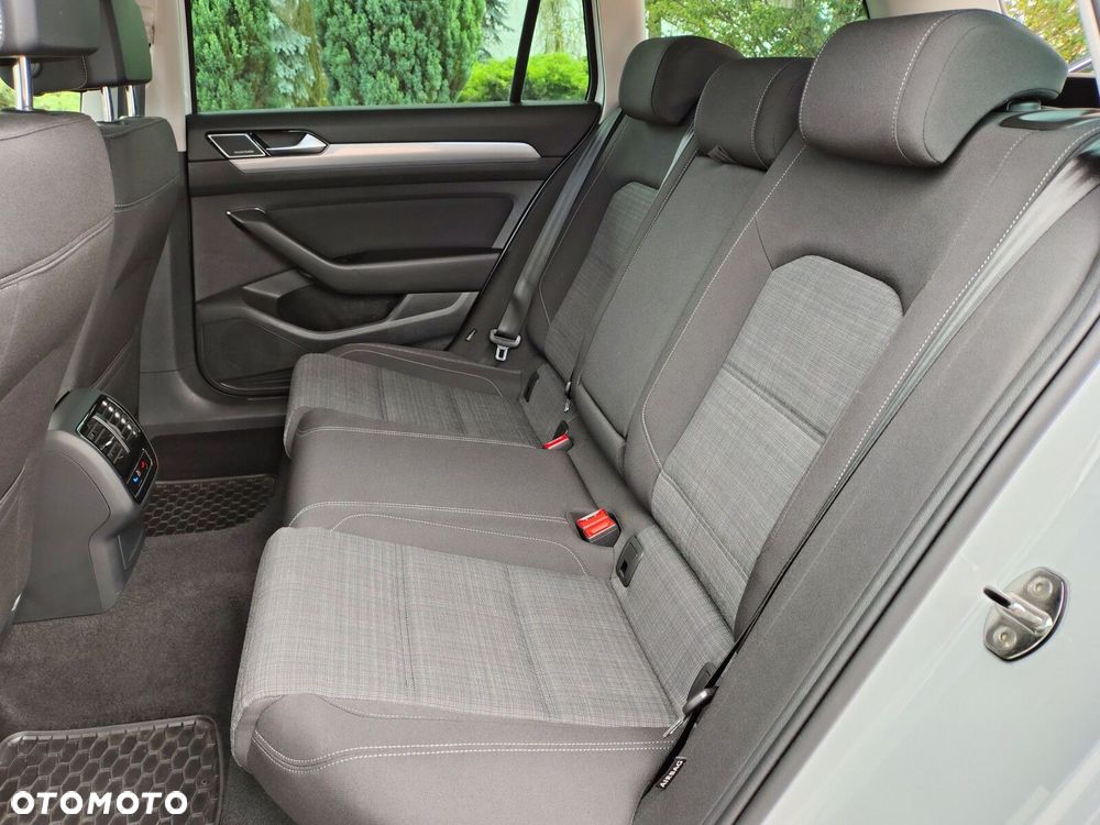 Volkswagen Passat - 18