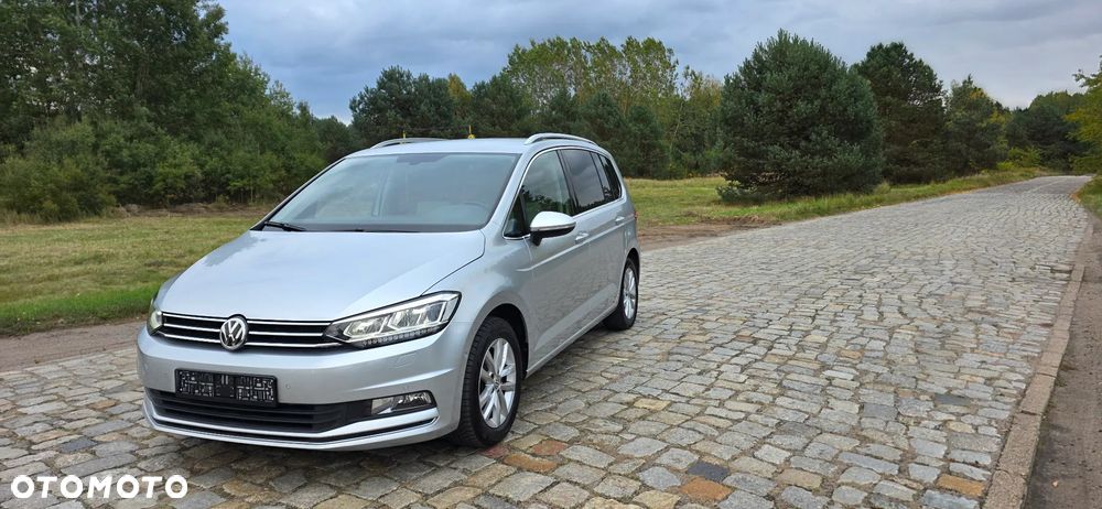 Volkswagen Touran 2.0 TDI SCR Highline - 9