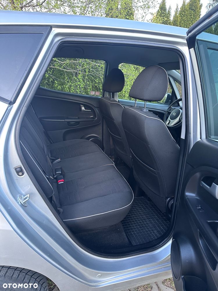 Kia Venga - 25