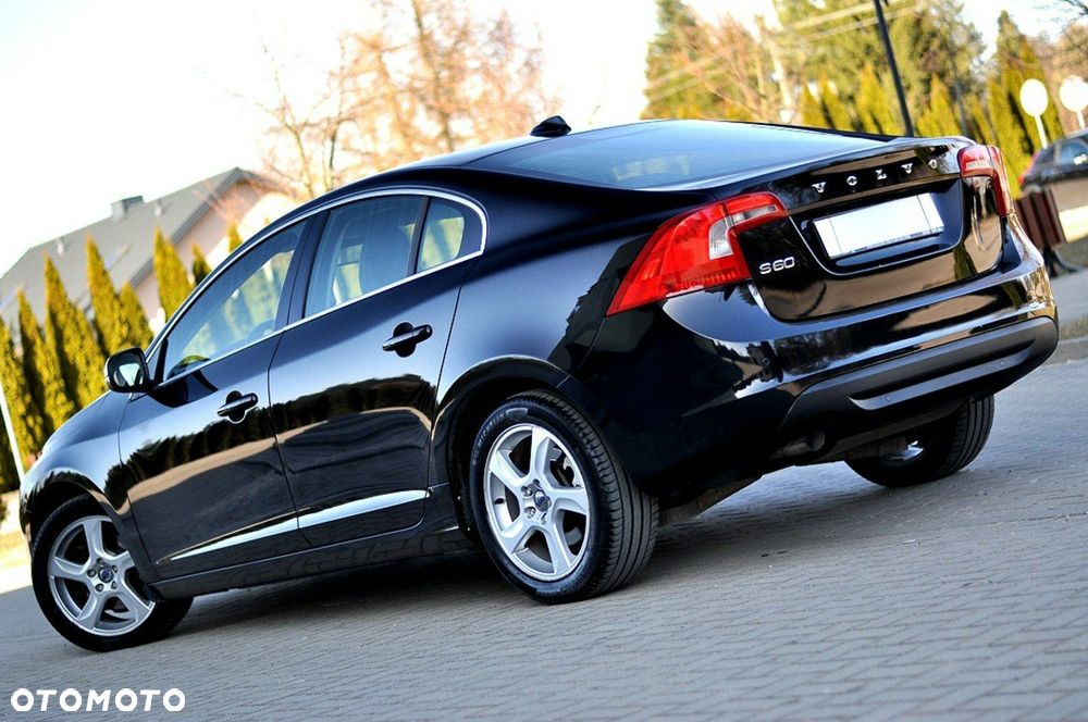 Volvo S60 D3 Geartronic Momentum - 3