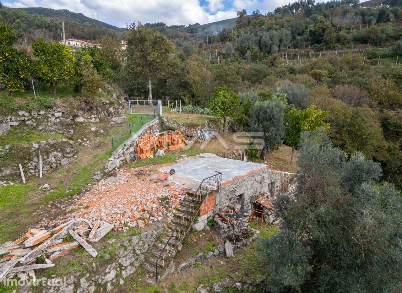 Moradia para Restaurar T0 Venda em Sande, Vilarinho, Barros e Gomide,V - Grande imagem: 2/11