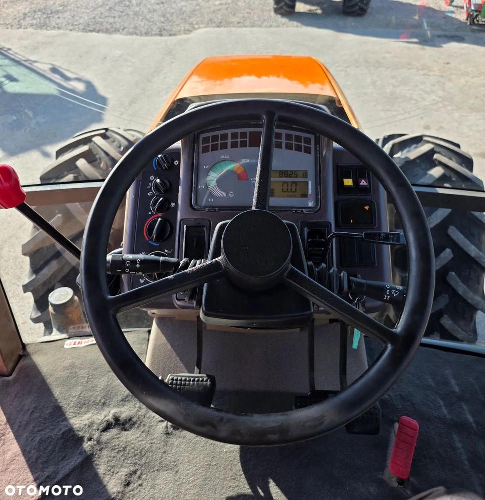 Renault Ares 630 - 10