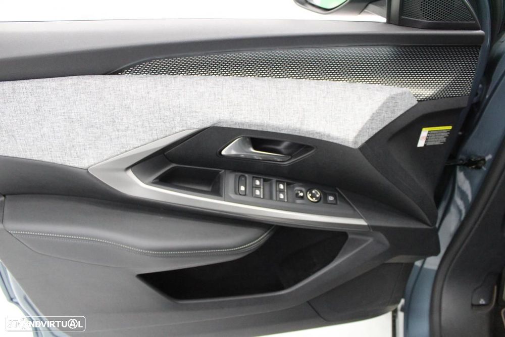 Peugeot E-3008 73 kWh GT - 10