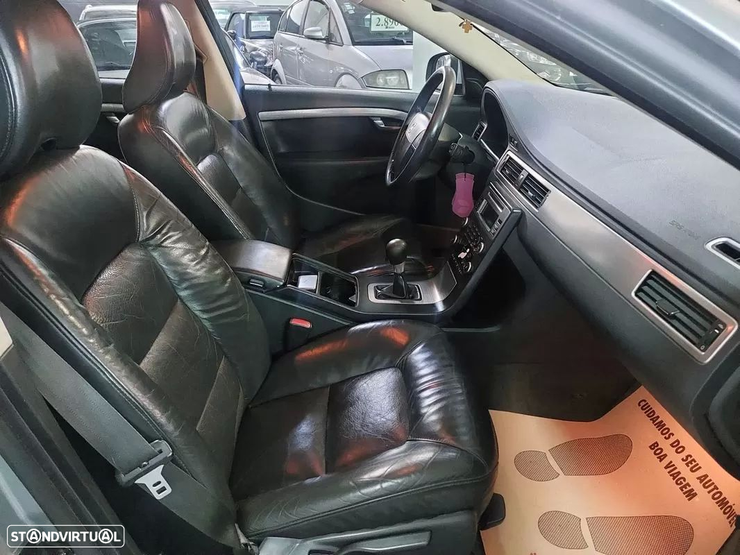 Volvo V70 2.0 D Momentum - 16