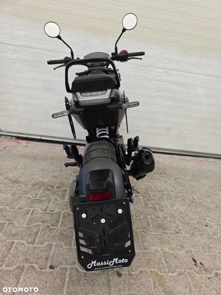 Husqvarna Svartpilen - 23