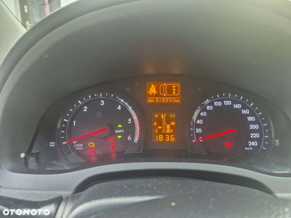 Toyota Avensis - 7