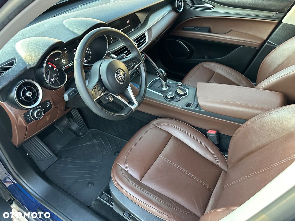 Alfa Romeo Stelvio 2.0 Turbo 16V AT8-Q4 Ti - 20