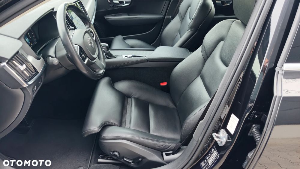 Volvo V90 D4 Geartronic Momentum Pro - 23