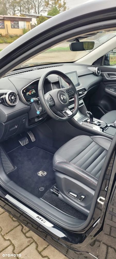 MG EHS Luxury - 11