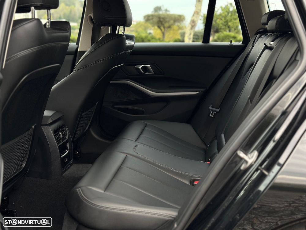 BMW 330 e Aut. Luxury Line - 29