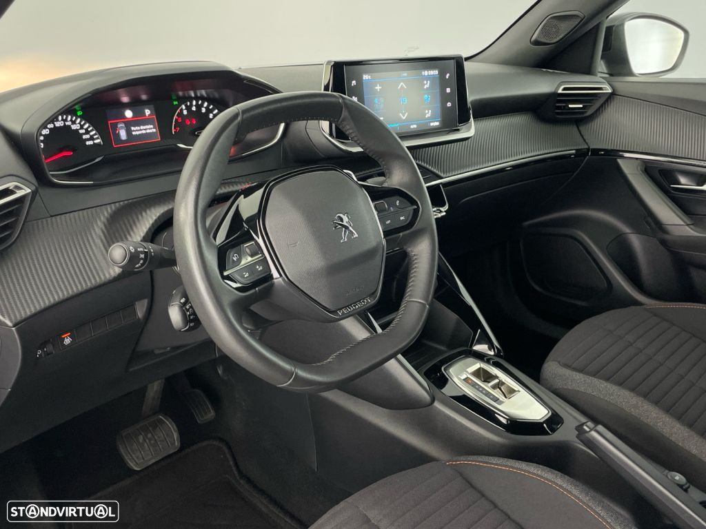 Peugeot 2008 1.5 BlueHDi Active EAT8 - 17