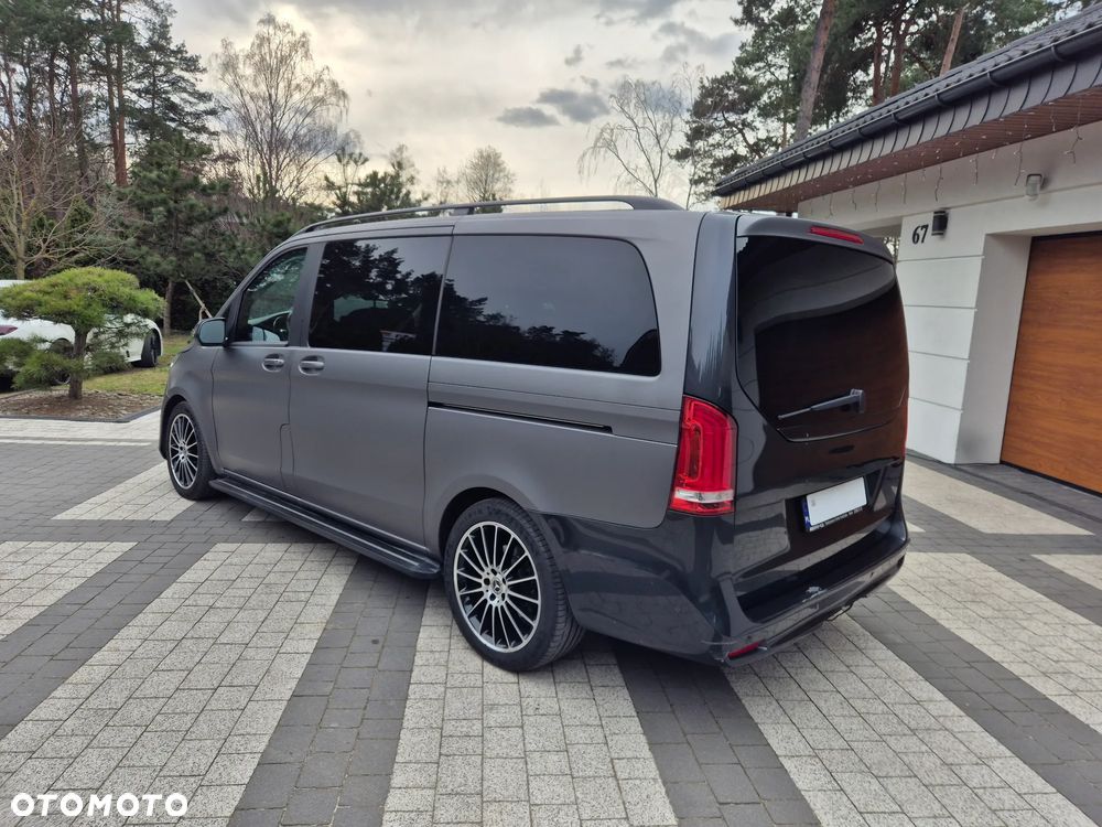 Mercedes-Benz Klasa V - 12